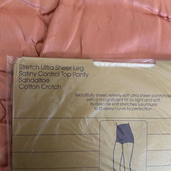 Vtg  1986 new in packaging Givenchy stretch ultra sheer pantyhose control top - Picture 5 of 7